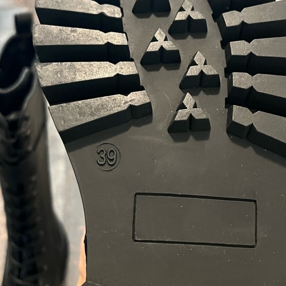 Steve Madden Barricade Boots - Picture 7 of 9